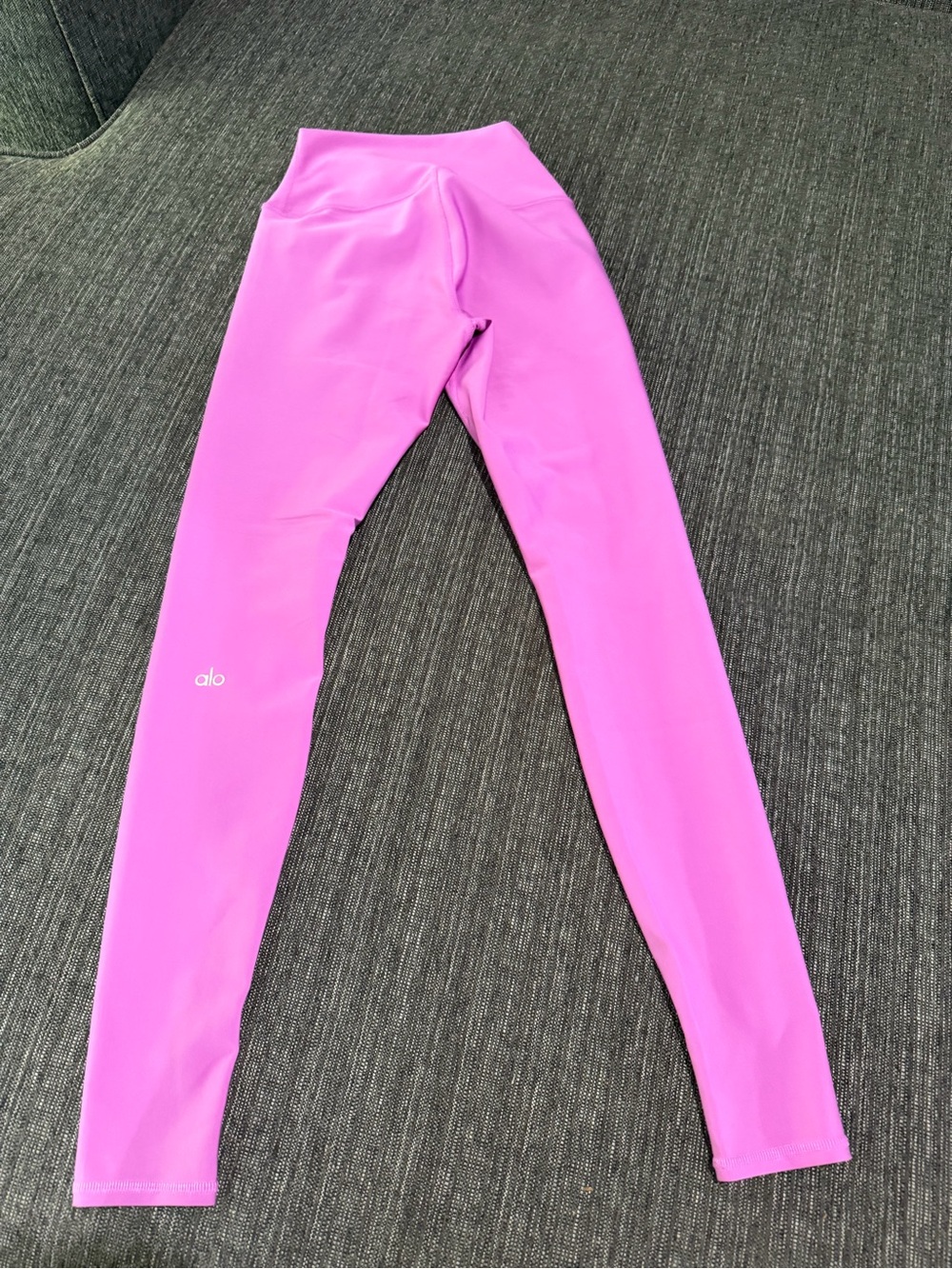 ALO Yoga High-Rise Leggings in Bright Pink